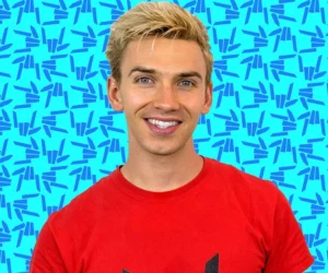 Stephen Sharer Photo